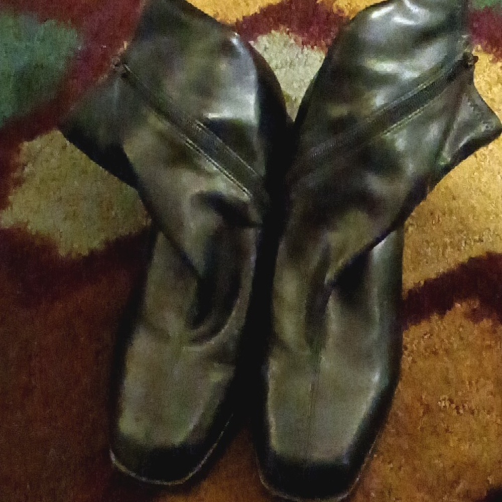 Women's shoes